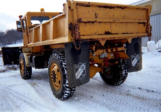 http://www.badgoat.net/Old Snow Plow Equipment/Trucks/Walter 100 Traction/Tom Albrecht's Collection/GW555H386-14.jpg